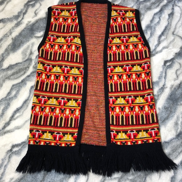 Patterned 🧶 Vest - Picture 2 of 4
